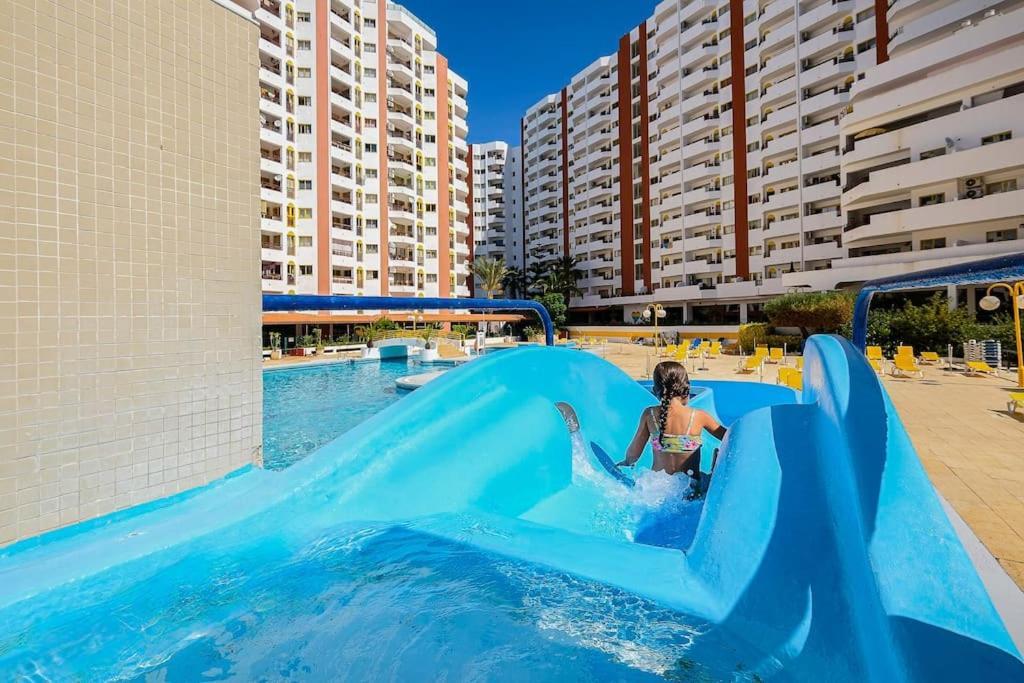 T2 With Pool, 300m From The Apartamento Portimão