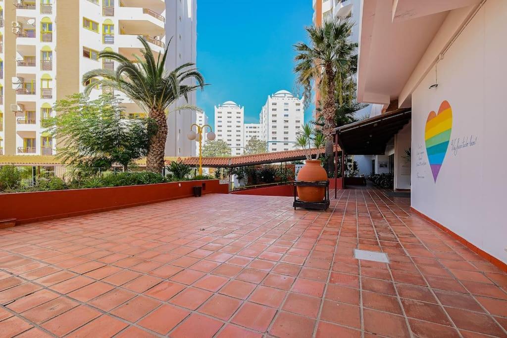 T2 With Pool, 300m From The Portimão