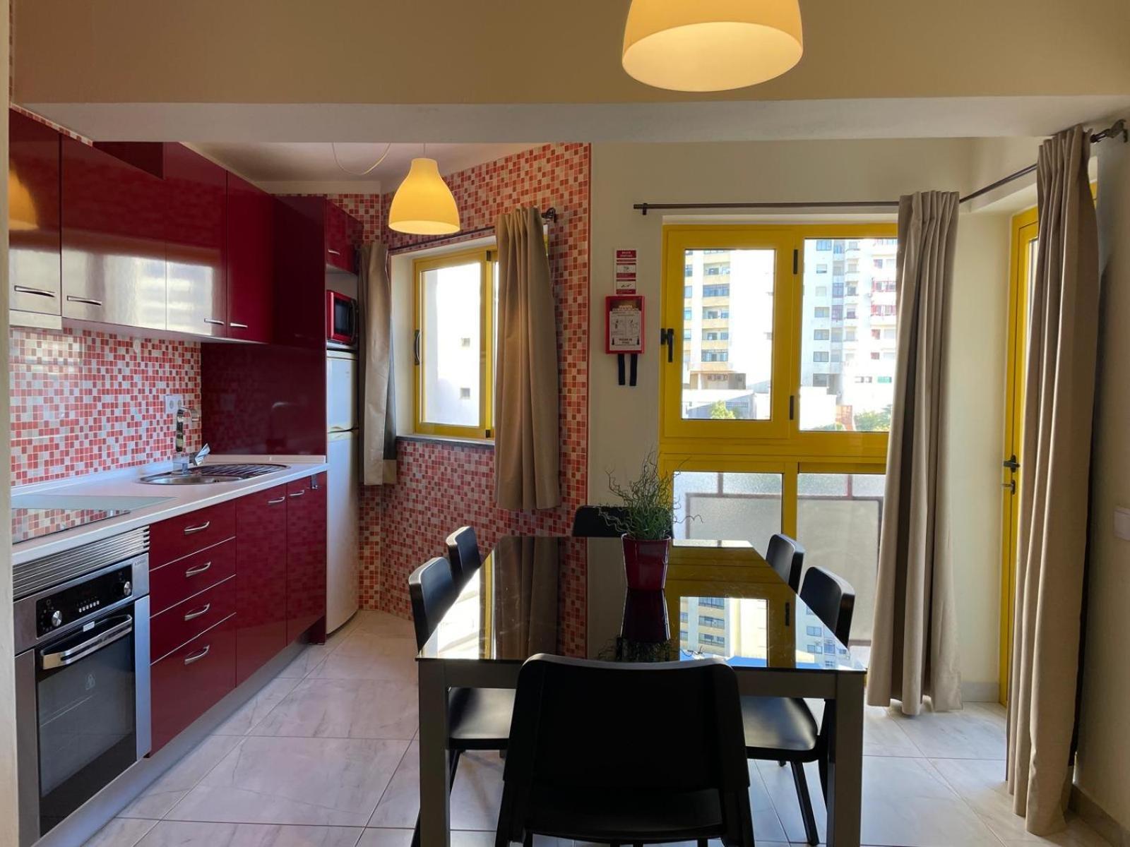 Apartamento T2 With Pool, 300m From The *