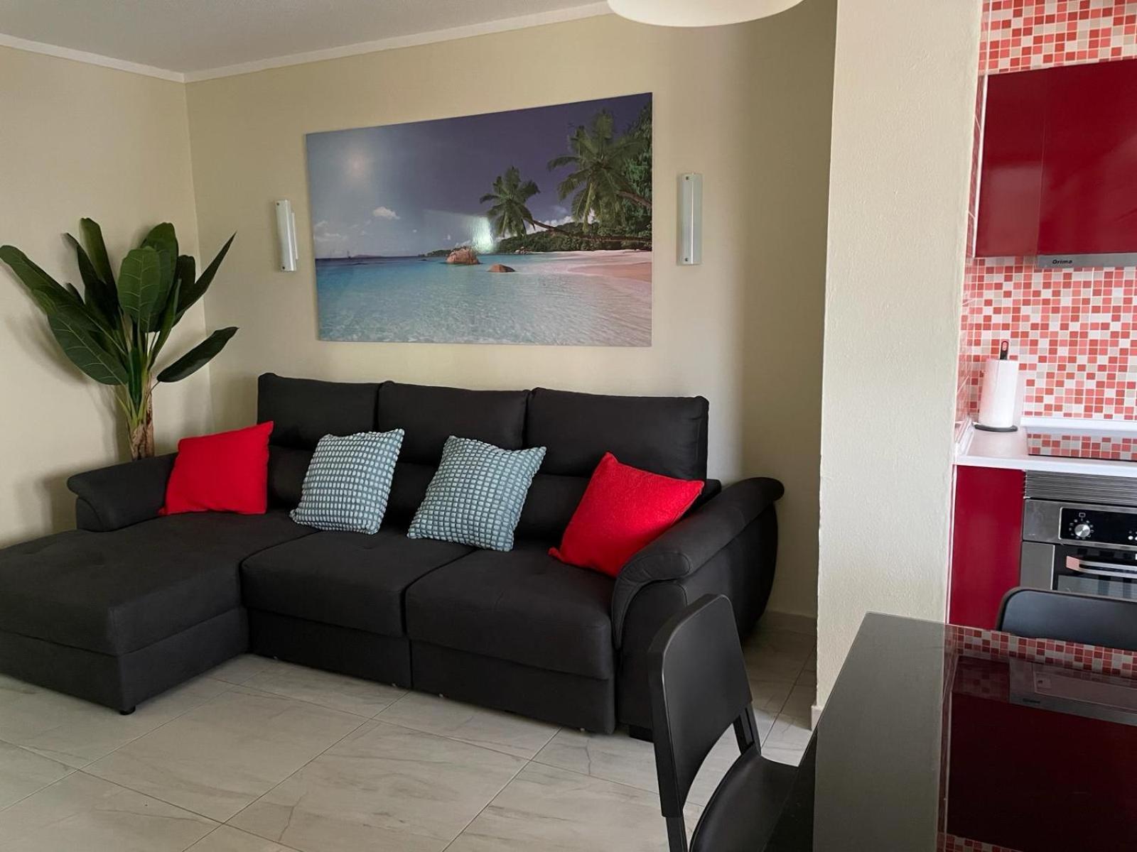 T2 With Pool, 300m From The