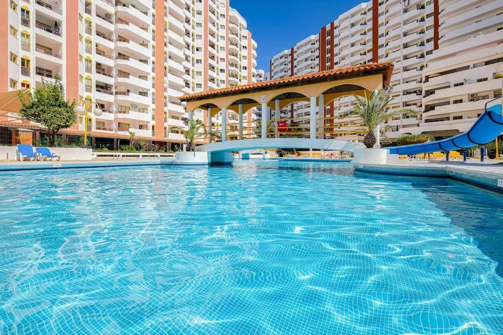 T2 With Pool, 300m From The Apartamento
